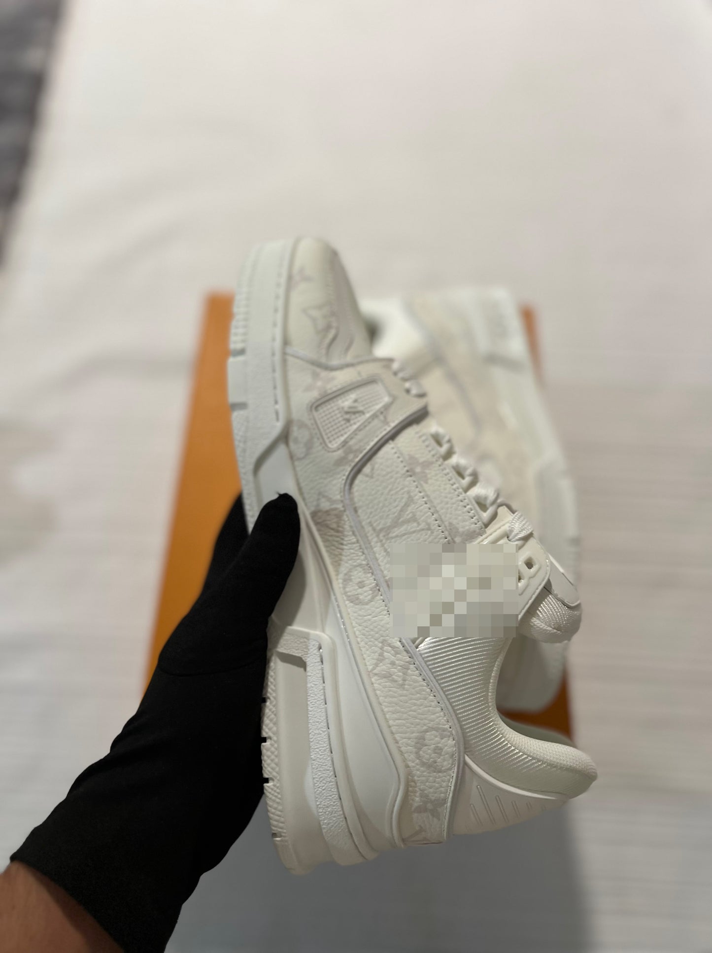 V’s white