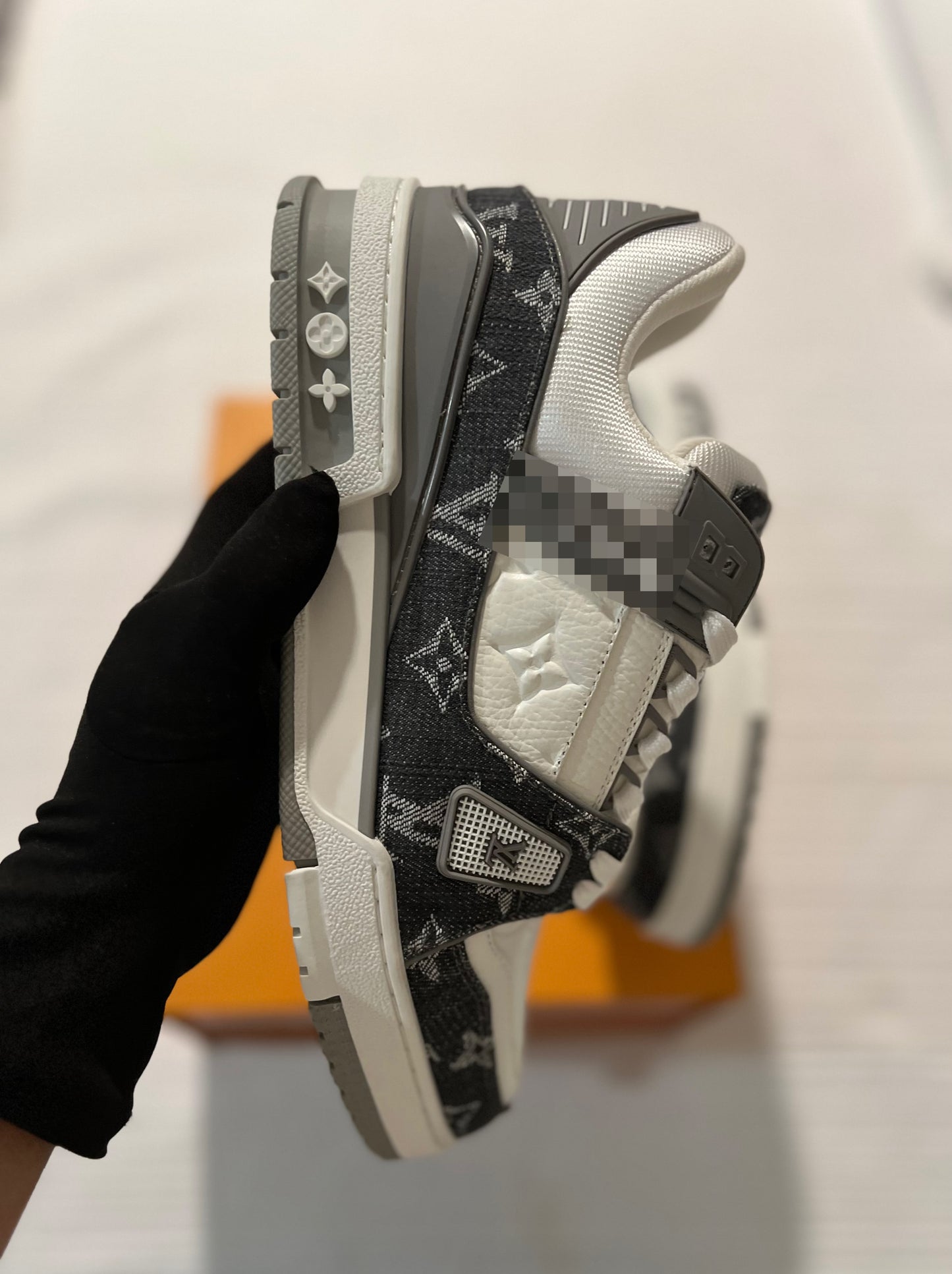 Grey V’s