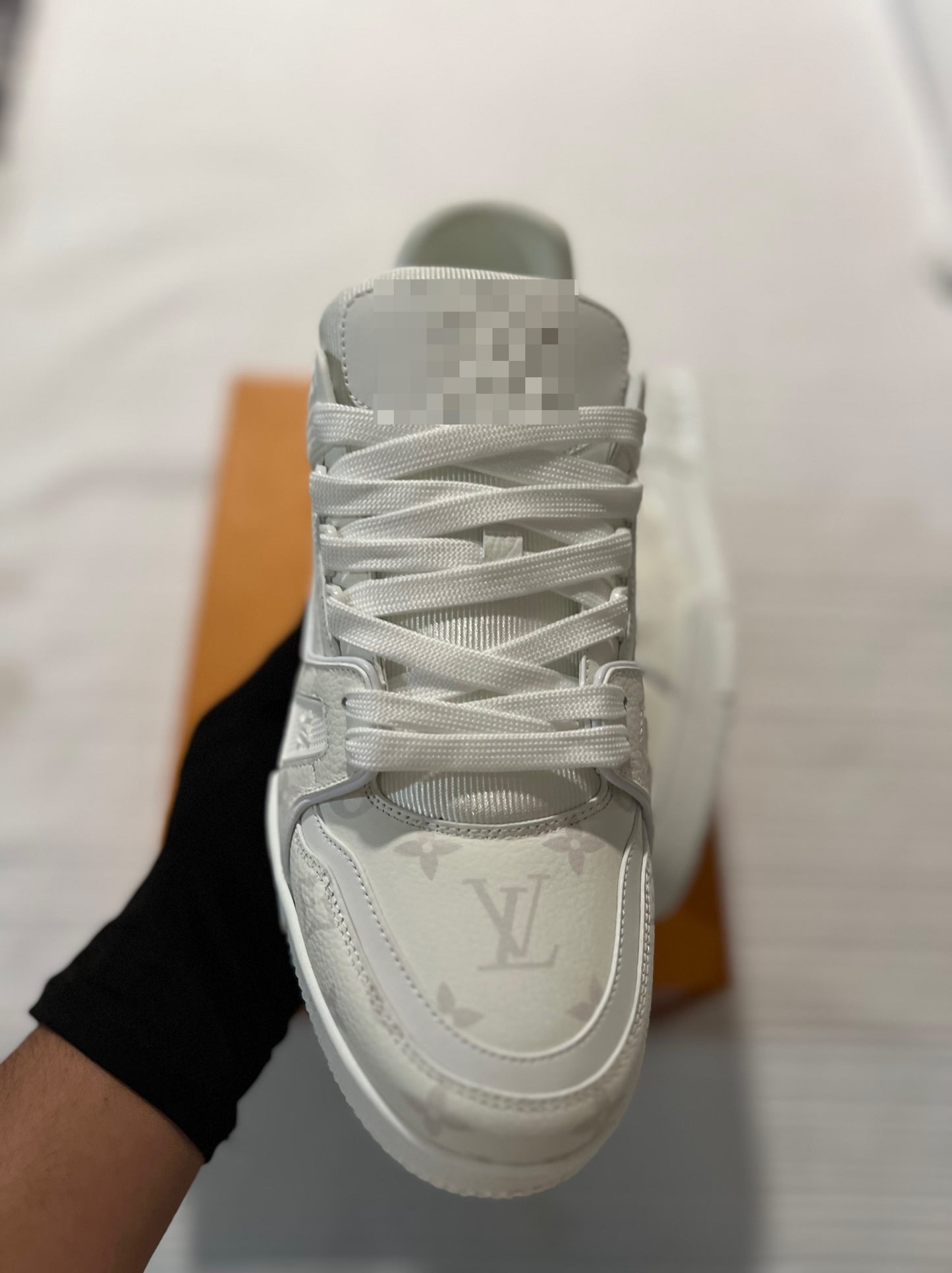 V’s white