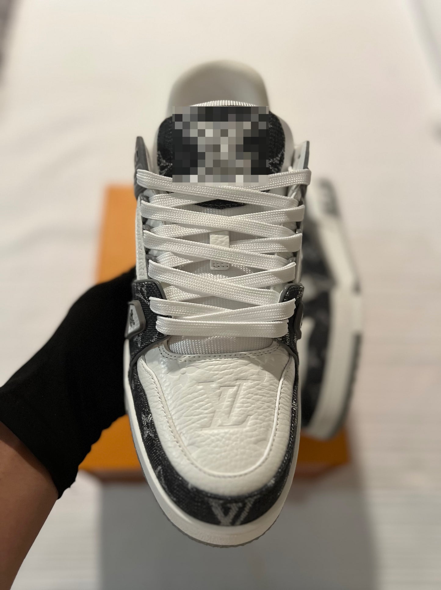 Grey V’s